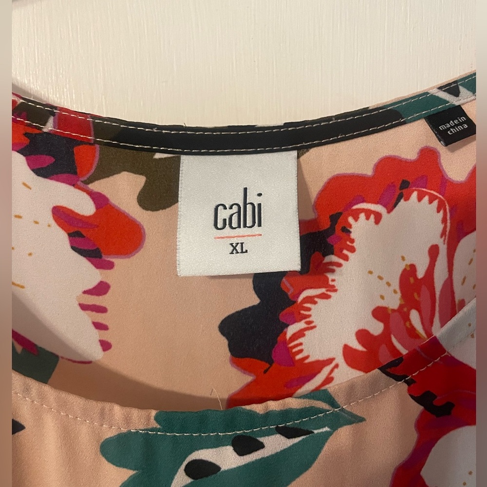 Cabi #5542 XL sleeveless island floral top